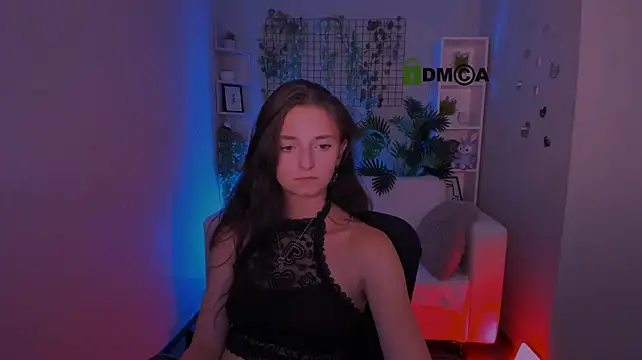 caroline_honeyy (F teen) - suck  finger