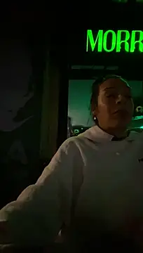 deenasweet1 (F young) - 4 fingers in my pussy on the street 🫣