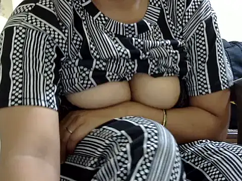 pyari_hina (F young) - Face in c2c