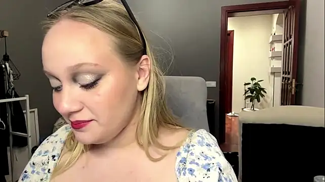conceptiondecourt (F teen) - breast massage