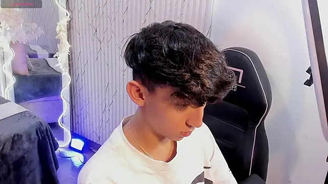 ethann_tay1 (M twink) - 🍆 SHOW COCK 🍆