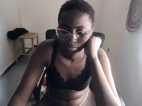 sweetsin12 live cam on StripChat