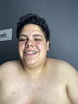 Hailey_Curvy webcam