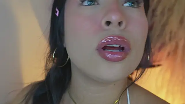 mia_roux1 webcam