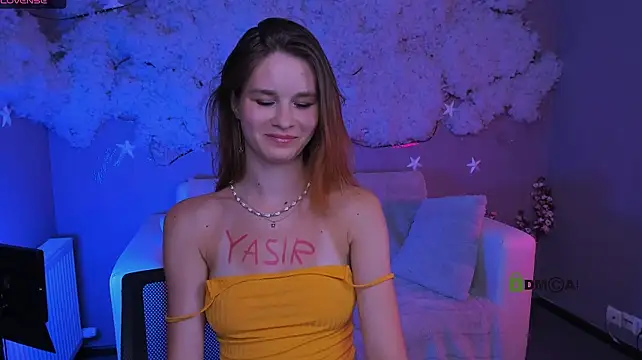 angie_foxy1 (F teen) - suck  finger