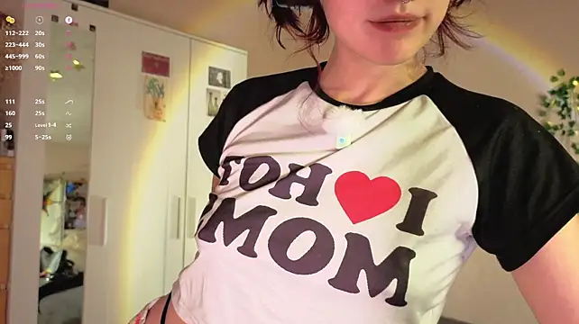 leelabubu (F young) - take the shorts off and shake booty