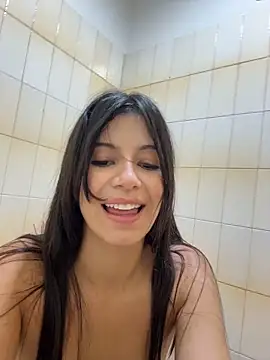 iris_cuteface (F young) - Spank my horny butt