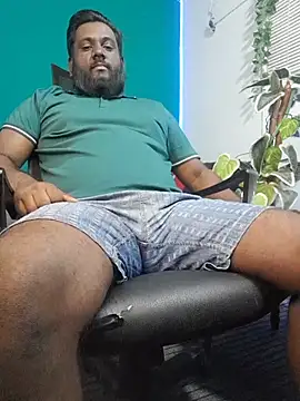rayansmith_ (M young) - Rub my bulge & spit on cock