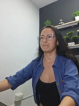 Lauryn_Jones webcam