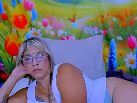 indianroxy webcam
