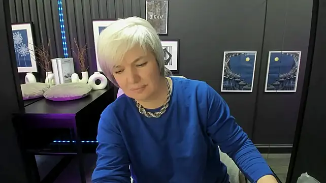 CarmenSoft live cam on StripChat