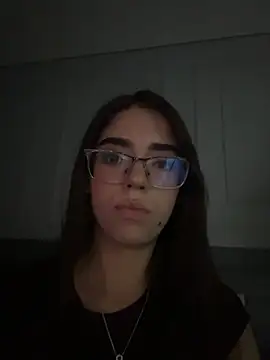 Manu_white webcam
