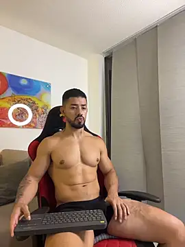 Ezzio_Scolaro live cam on StripChat