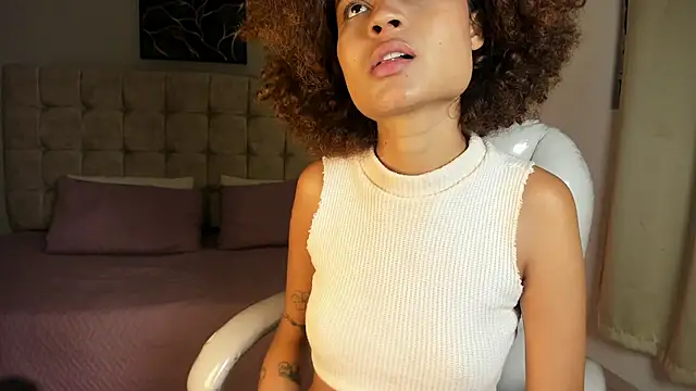 Naomy9_ webcam