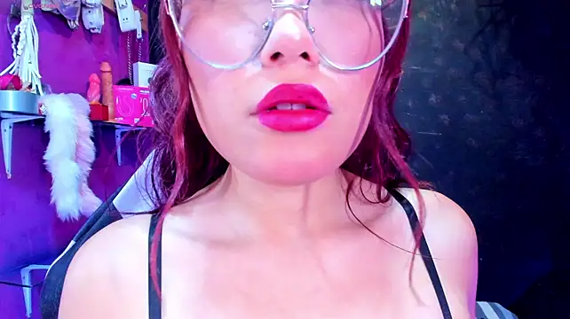 Alexa_Slave live cam on StripChat