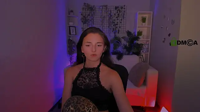 caroline_honeyy live cam on StripChat