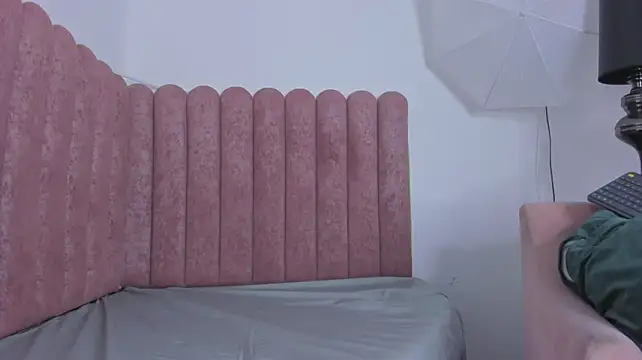 MiaLauren_ webcam