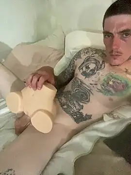 dkub93 live cam on StripChat