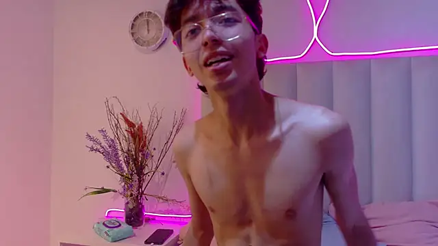 Twink_Sebas7