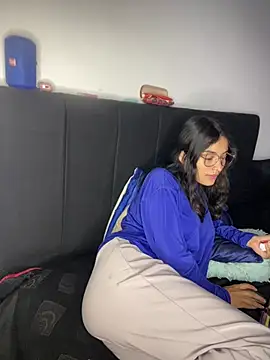 hotwife26 live cam on StripChat