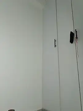 Prettyval77 webcam