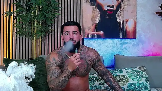 masterkingofmusclee live cam on StripChat