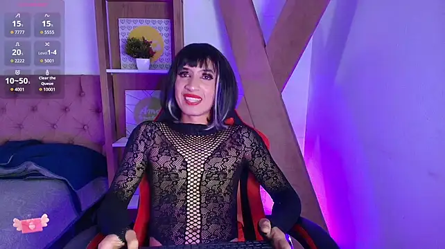 Izzy_foxxy live cam on StripChat