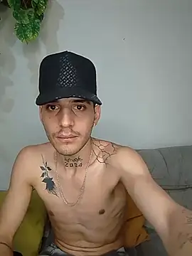 MaxHornyLatin