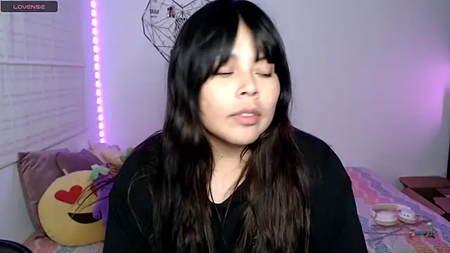 EllieMoonX webcam