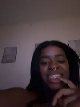 ItsAvaya live cam on StripChat