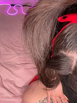 Mizztikaa live cam on StripChat