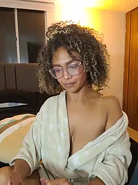biiancaestradaa (F milf) - keep me sexy