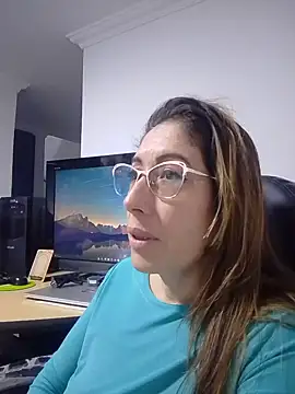 kaylaMinov_ webcam