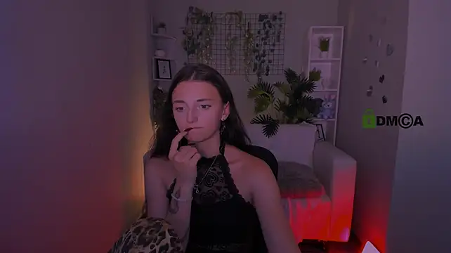 caroline_honeyy live cam on StripChat