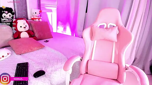 MadieAsh webcam
