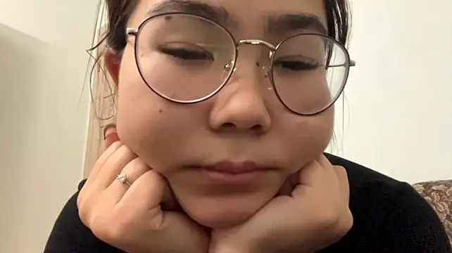 HikkoSinu live cam on StripChat