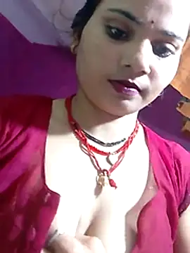 Hotpoojapal365 webcam