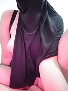 Queen_Marwa_AR live cam on StripChat
