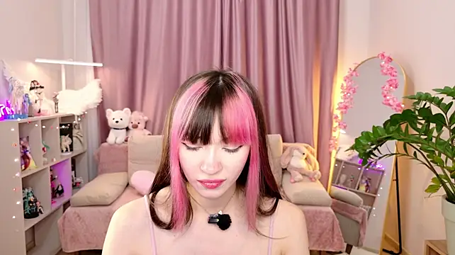 miiya_moore (F teen) - a hand in a pair of panties