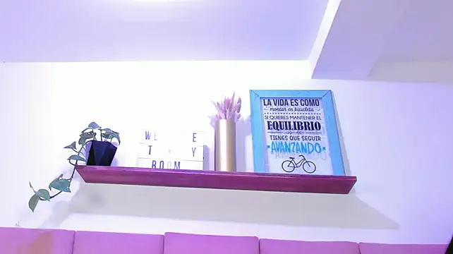 Piinksoul149 live cam on StripChat