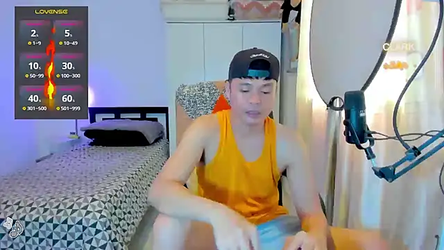clarkdangerous live cam on StripChat