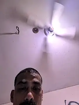 Cnutt310 live sex cam