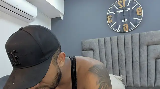 Robin_Rief live cam on StripChat