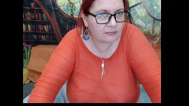 PlayfullMature live webcam