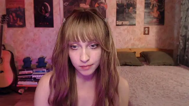 Friendly_Ellie live cam on StripChat