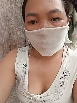 Hiha-nn live cam on StripChat