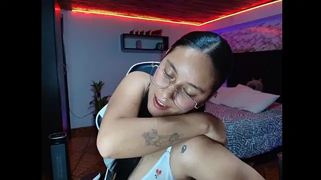 Camila_IRoose webcam
