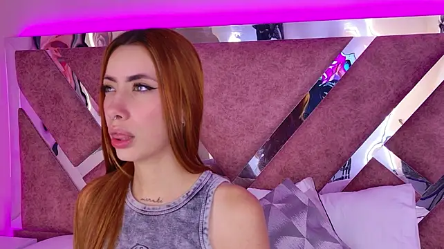 LolaGray__ webcam