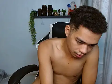 curlyasian_njxx