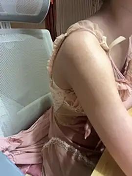 Mina048 live cam on StripChat